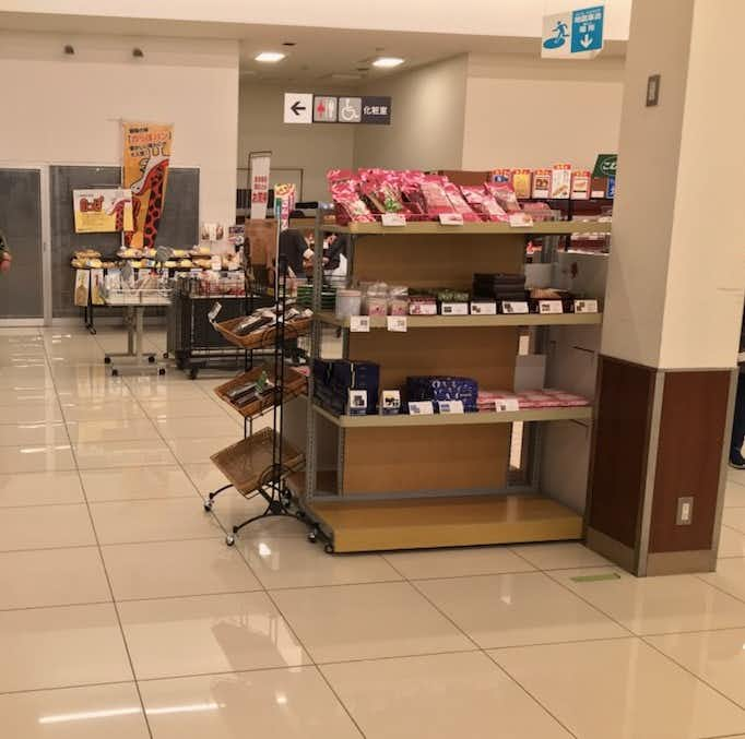 【西友松長店】1階サービスカウンター横　プロモーション用途や物販、食物販のポップアップストアに最適なスーパー店内催事イベントスペース