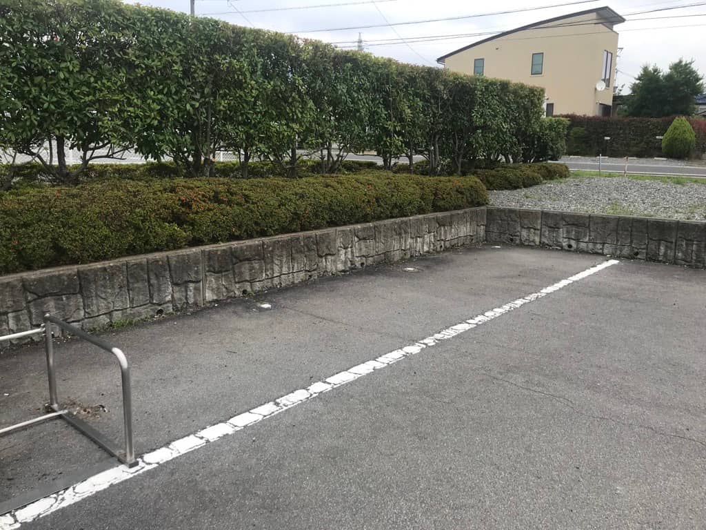 駐車場(キッチンカー) プロモーション用途やキッチンカー、物販、食物販のポップアップストアに最適なスーパー屋外軒先の催事イベントスペース