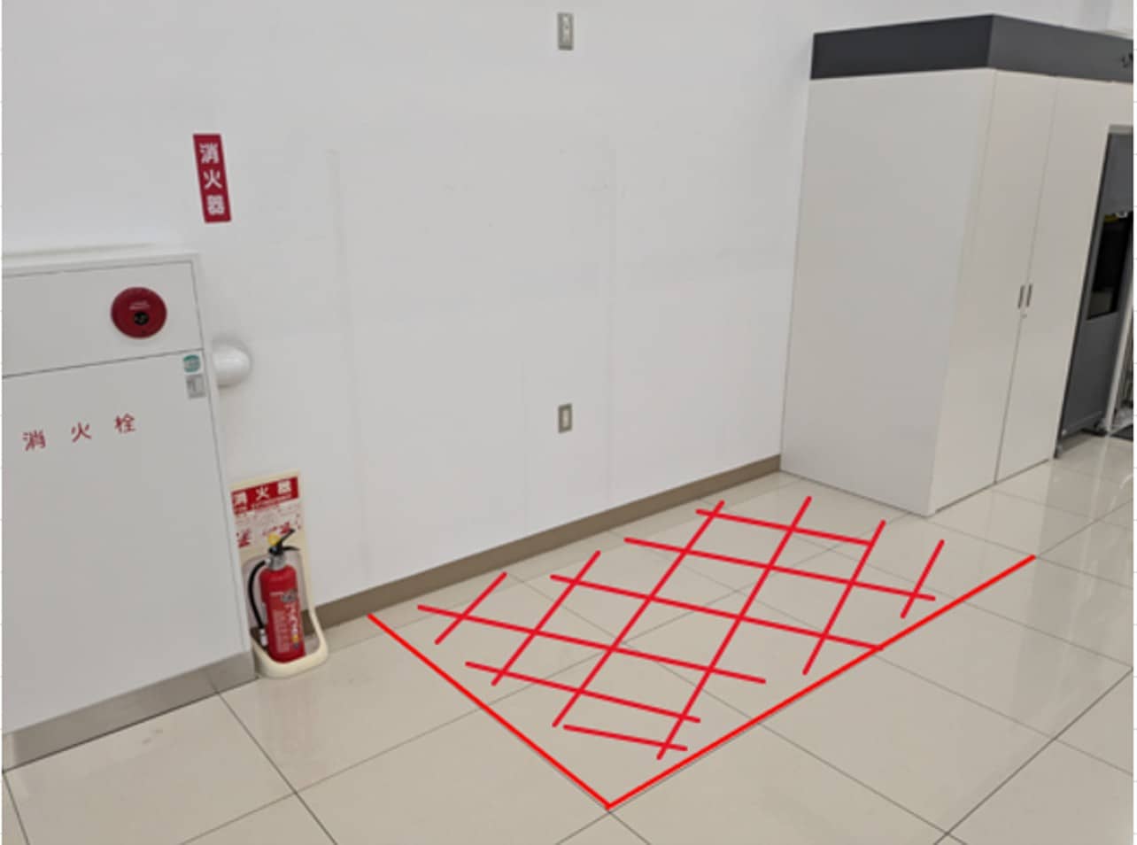 1階レジ前入口付近 ポップアップストア(物販、食物販)やプロモーション用途に最適なスーパー店内催事イベントスペース (横180cm×奥行120cm)