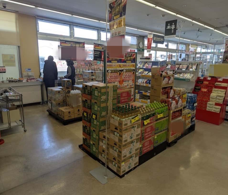 サービスカウンター横 ポップアップストア(物販、食物販)やプロモーション用途に最適なスーパー店内催事イベントスペース