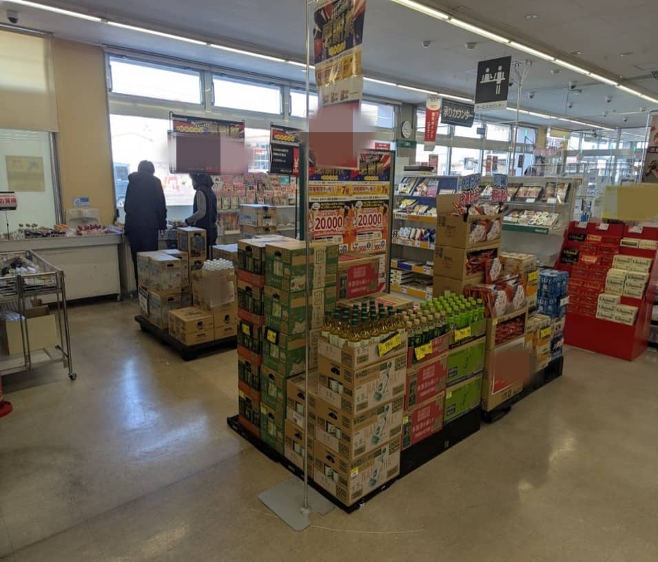サービスカウンター横 ポップアップストア(物販、食物販)やプロモーション用途に最適なスーパー店内催事イベントスペース
