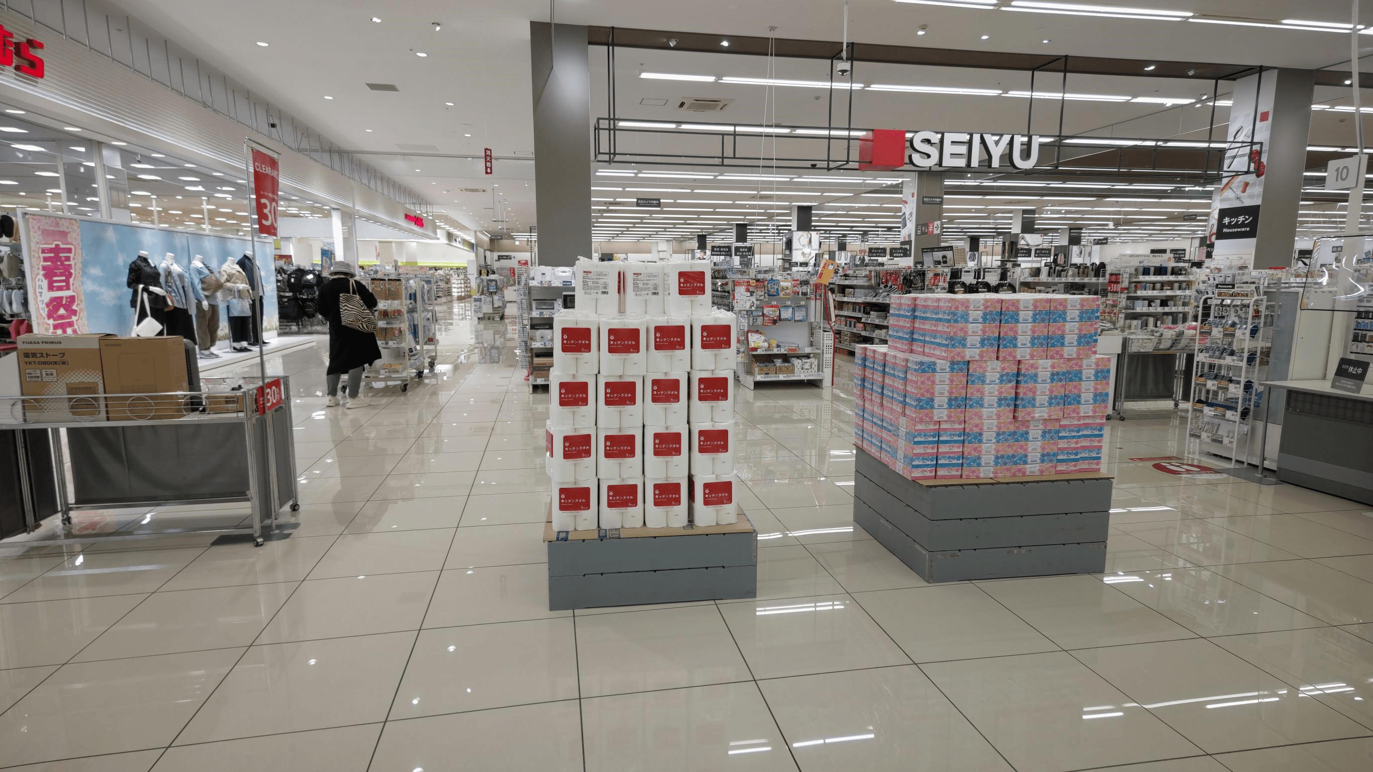 1階レジ前 プロモーション用途や物販、食物販のポップアップストアに最適なスーパー店内催事イベントスペース2