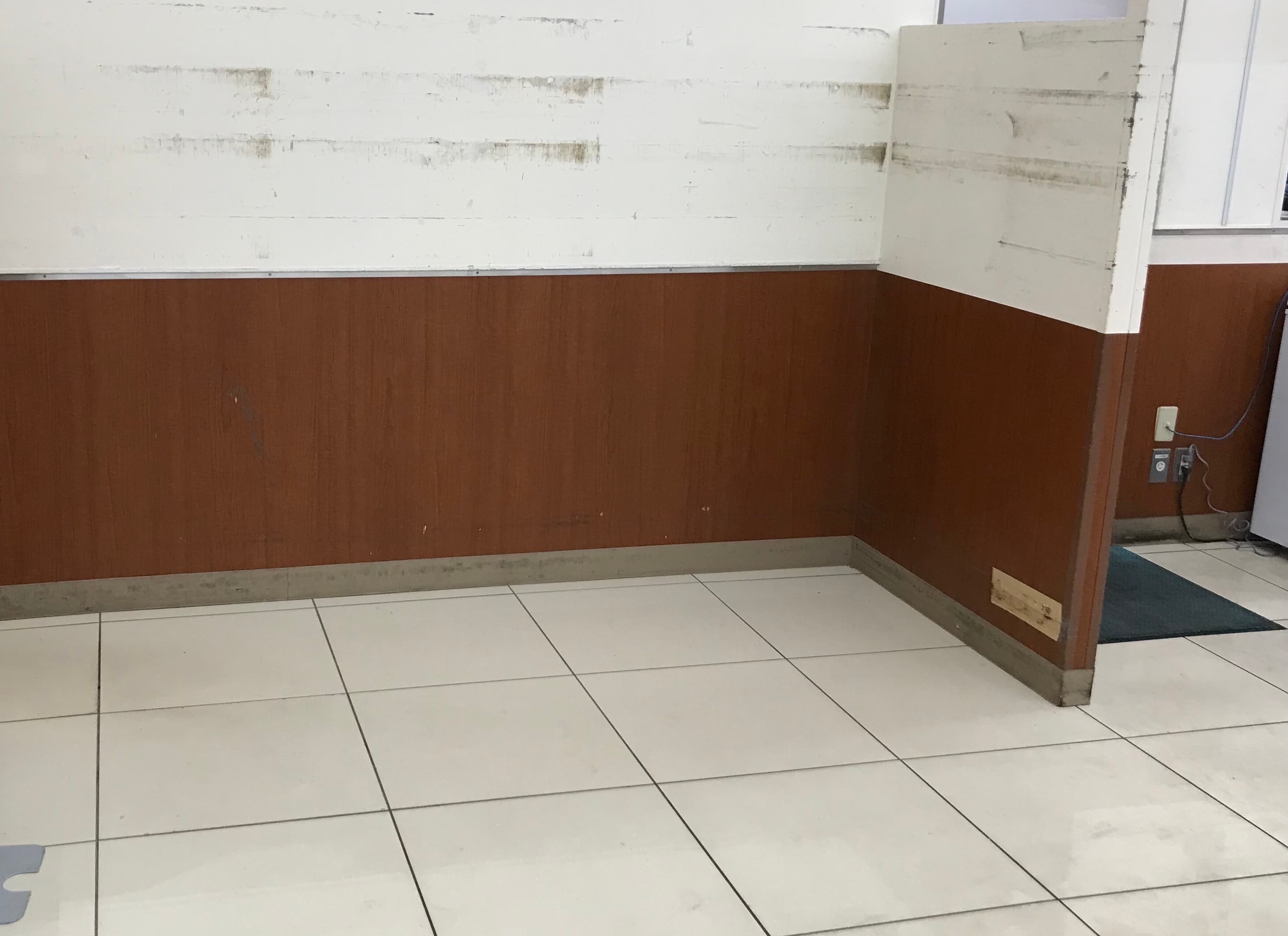 1階入口付近レジ前 プロモーションや物販、食物販のポップアップストアに最適なスーパー店内催事イベントスペース2