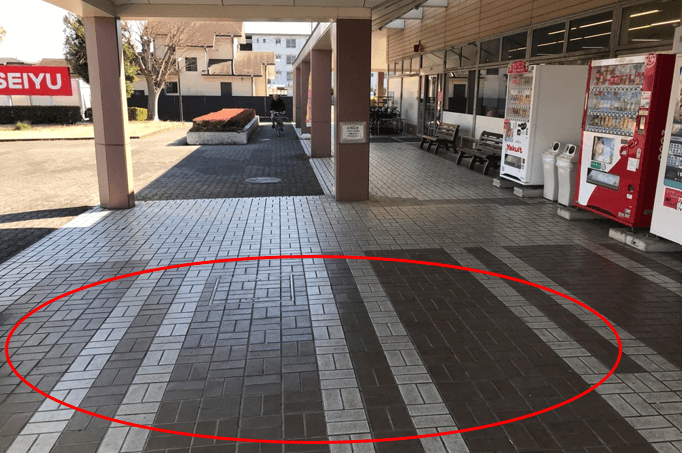 1階店頭軒下(屋根あり) プロモーション用途や物販、食物販のポップアップストアに最適なスーパーの屋外催事イベントスペース
