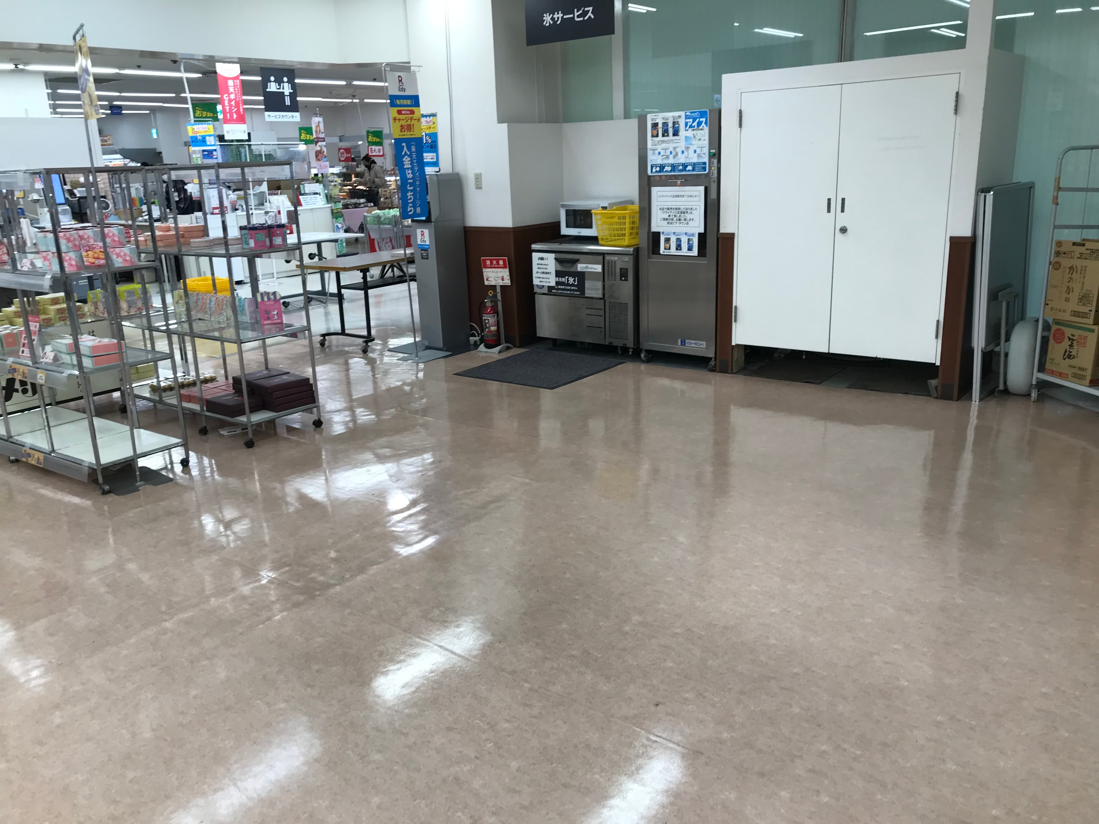 1階レジ横 プロモーション用途や物販、食物販のポップアップストアに最適なスーパー店内催事イベントスペース1