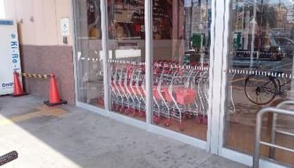 1階店舗入口横 軒下 プロモーション用途や物販、食物販のポップアップストアに最適なスーパー店内催事イベントスペース1