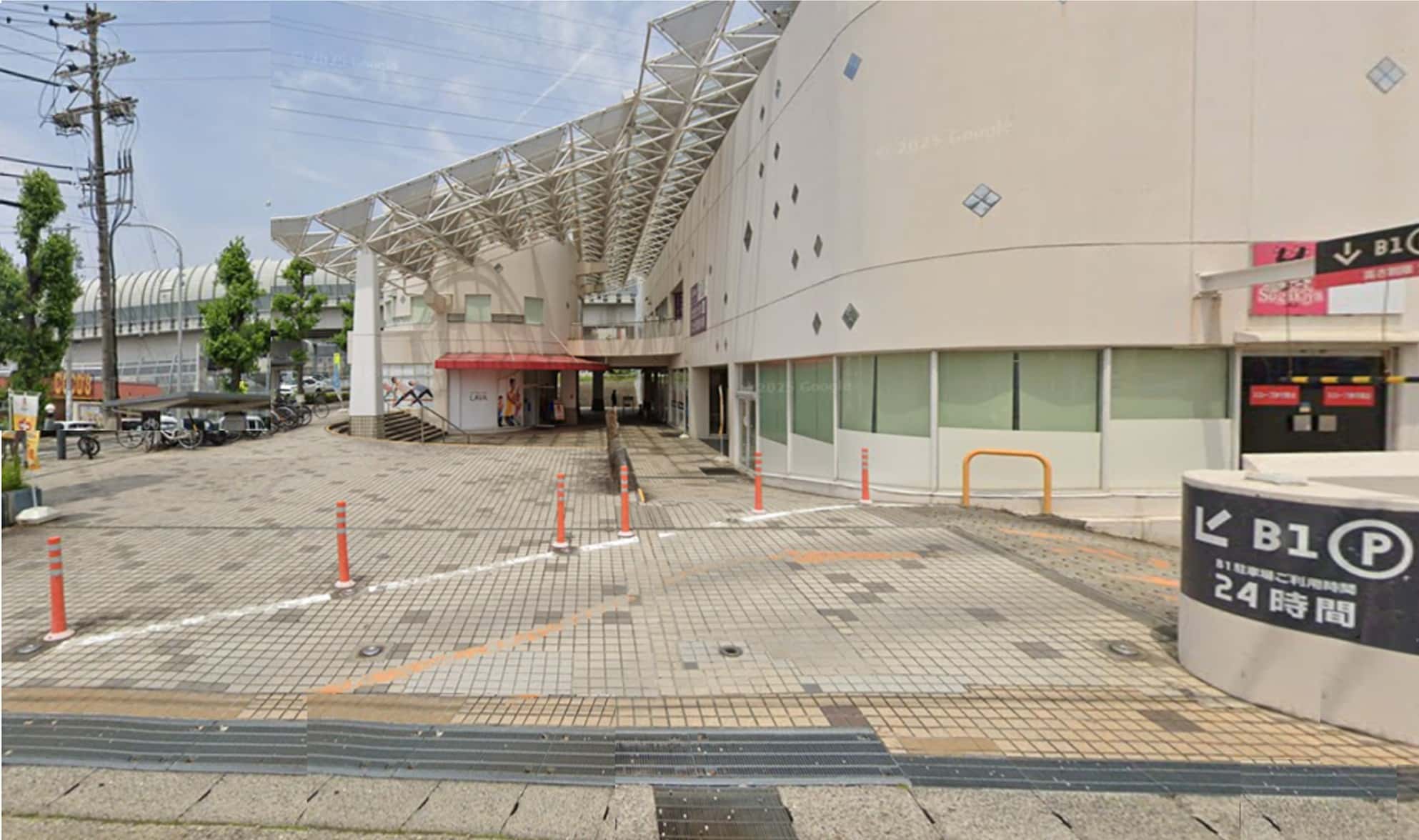 1F店舗外(軒先入口横) キッチンカーやたこやき・たいやき・団子・焼き鳥・クレープ など販売におすすめな屋外催事イベントスペース