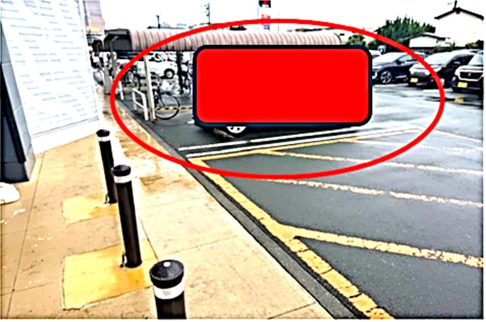 店頭入口前 (駐車場) 焼きたてパン・キッチンカー・コーヒーテイクアウトや、たこやき・たいやき・団子・焼き鳥・クレープ など販売におすすめな屋外催事イベントスペース