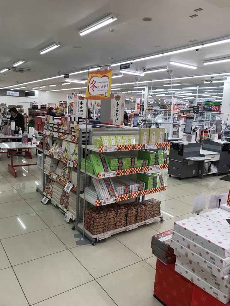 レジ付近 プロモーション用途や物販、食物販のポップアップストアに最適なスーパー店内催事イベントスペース1
