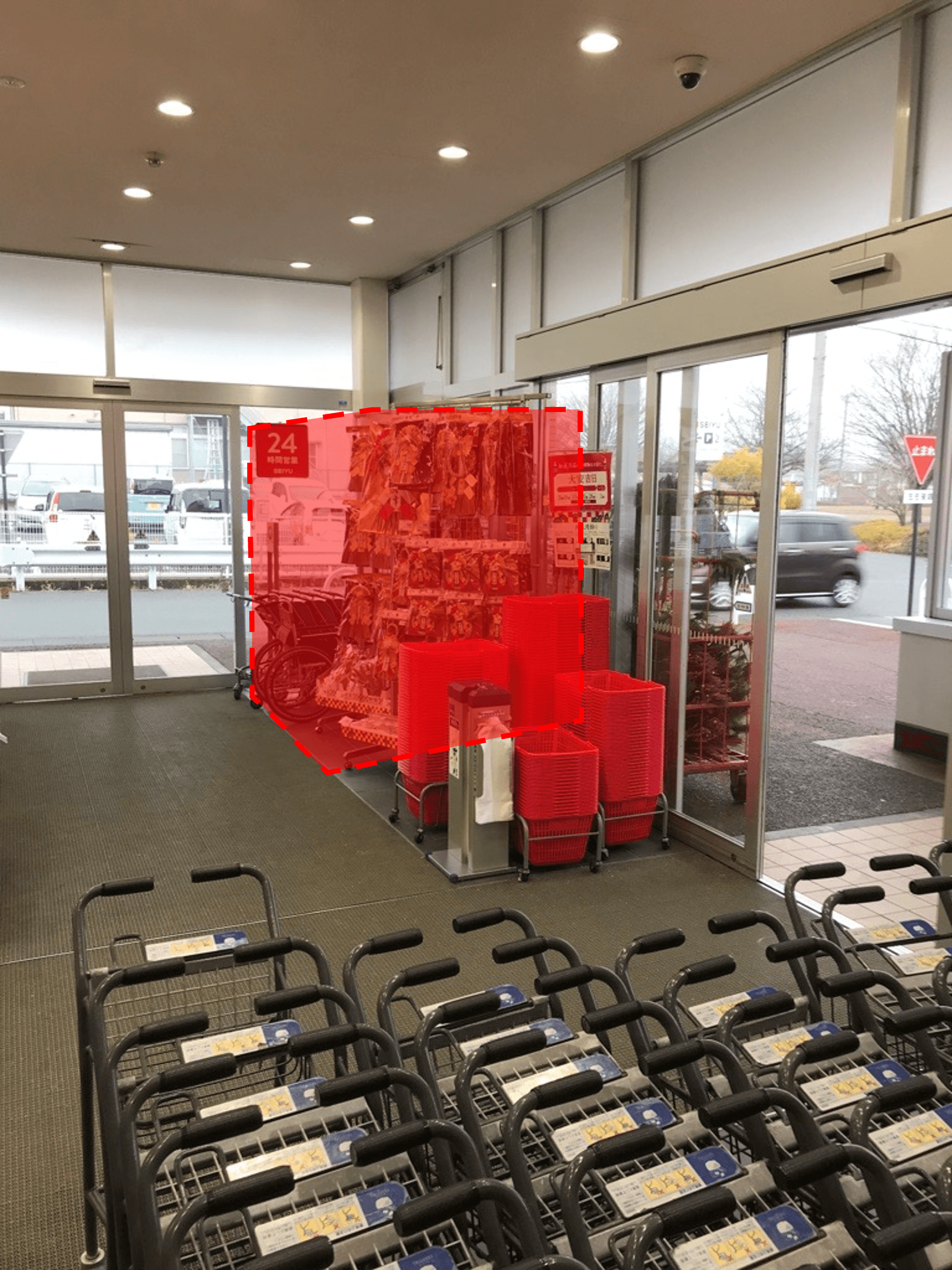 店内入口横 プロモーション用途や物販、食物販のポップアップストアに最適なスーパー店内催事イベントスペース