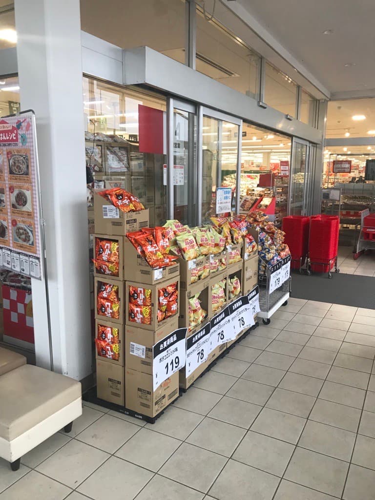 風除室 プロモーション用途や物販、食物販のポップアップストアに最適な催事イベントスペース1