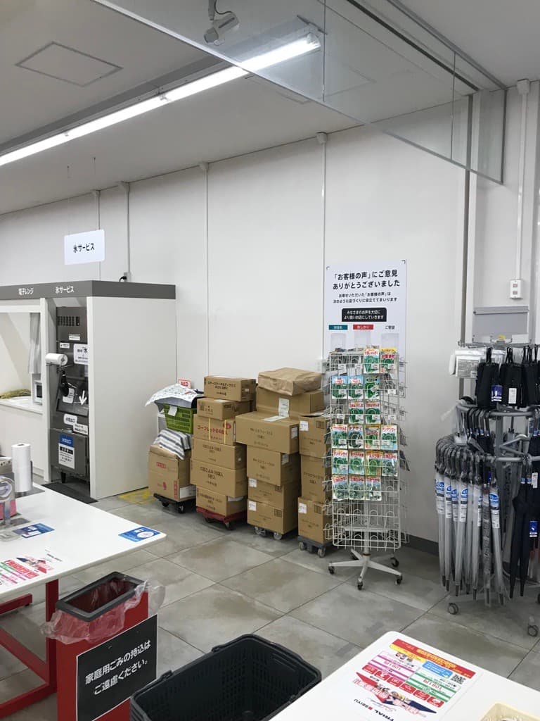 店内入口横(レジ前) プロモーション用途や物販、食物販のポップアップストアに最適なスーパー店内催事イベントスペース1