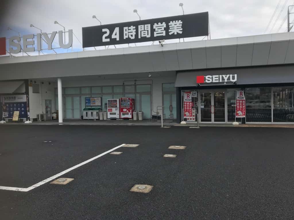 店頭南側入口付近 (駐車場) キッチンカー・コーヒーテイクアウトや、たいやき・焼き鳥・クレープ など販売におすすめな屋外催事イベントスペース