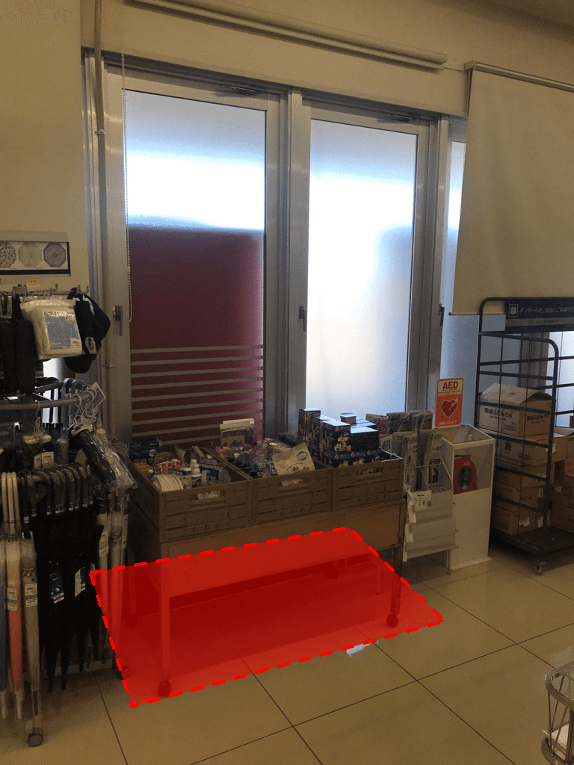 サッカー台横左側 プロモーション用途や物販、食物販のポップアップストアに最適なスーパー店内催事イベントスペース