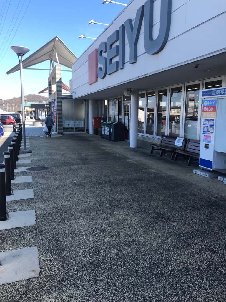 店頭 プロモーション用途や物販、食物販のポップアップストアに最適なスーパー屋外軒先の催事イベントスペース
