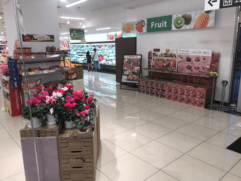 1F入口横 プロモーション用途や物販、食物販のポップアップストアに最適なスーパー店内催事イベントスペース