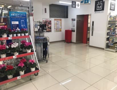 1F入口横 プロモーション用途や物販、食物販のポップアップストアに最適なスーパー店内催事イベントスペース