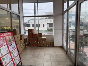 1F風除室 プロモーション用途や物販、食物販のポップアップストアに最適なスーパー店内催事イベントスペース2